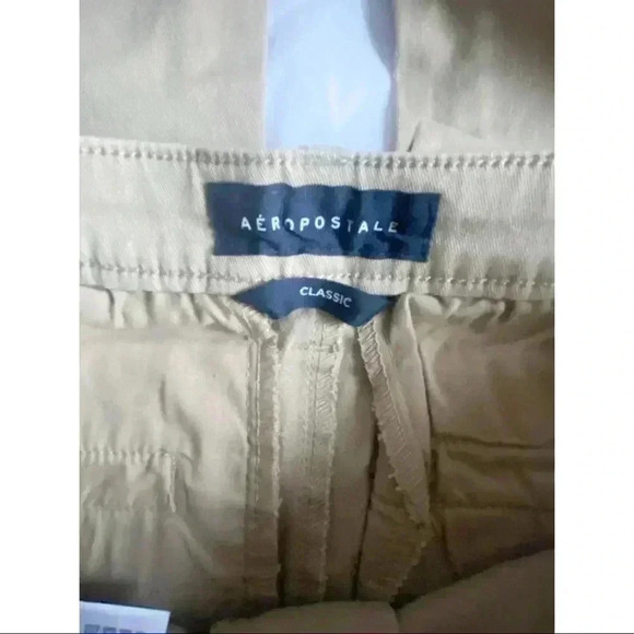 Aeropostal, Khaki Classic Fit pants, 2 short - Picture 4 of 4